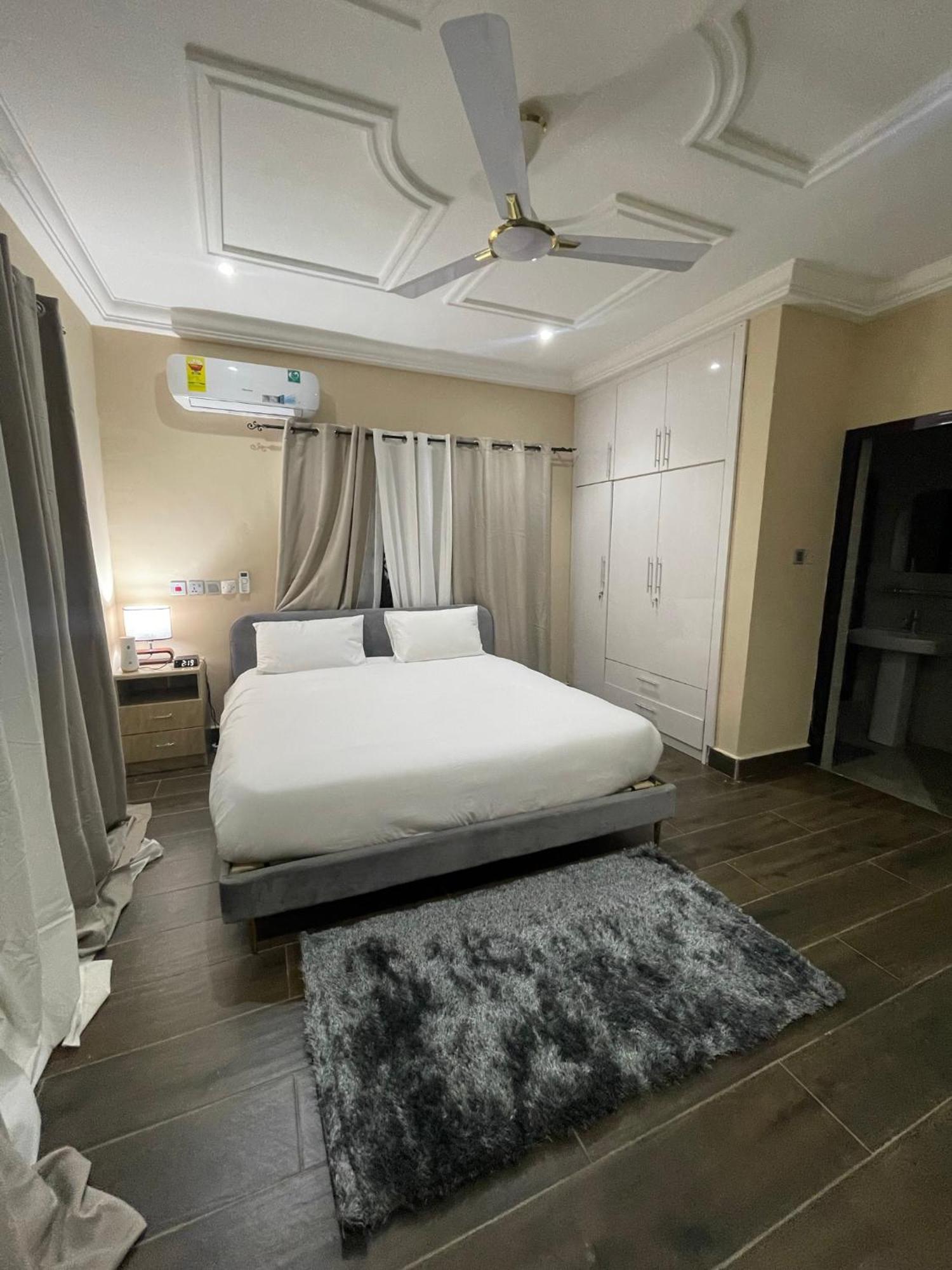 Cloud9 Luxury Apartments Аккра Экстерьер фото